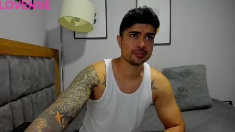 Snapshot of adam_clarke chatting on September 27, 8:01 am adam clarke online show from September 27, 8:01 am