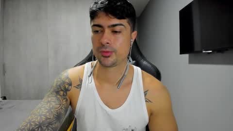 Snapshot of adam_clarke chatting on February 18, 3:21 am adam clarke online show from February 18, 3:21 am
