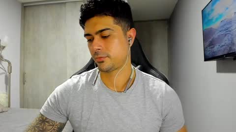 Snapshot of adam_clarke chatting on February 6, 12:43 am adam clarke online show from February 6, 12:43 am