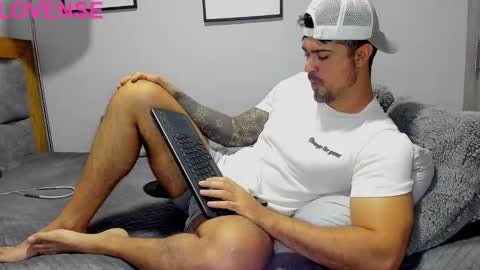 Snapshot of adam_clarke chatting on October 7, 1:43 am adam clarke online show from October 7, 1:43 am