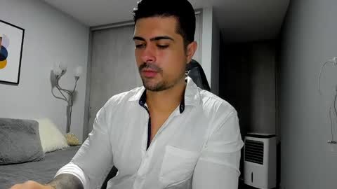 Snapshot of adam_clarke chatting on January 22, 11:45 am adam clarke online show from January 22, 11:45 am