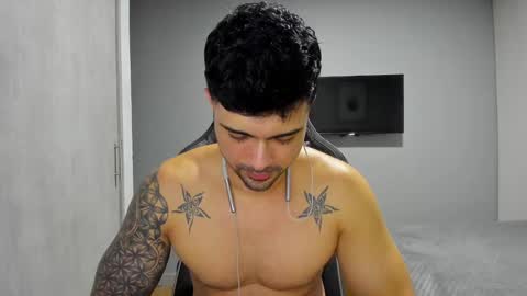 Snapshot of adam_clarke chatting on February 26, 2:26 am adam clarke online show from February 26, 2:26 am