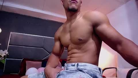Snapshot of adam_fit19cm chatting on September 22, 1:32 pm Adam online show from September 22, 1:32 pm