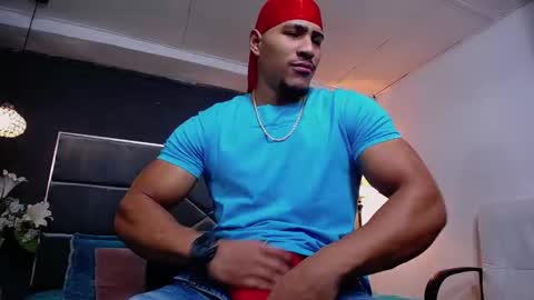 Snapshot of adam_fit19cm chatting on September 8, 3:22 pm Adam online show from September 8, 3:22 pm