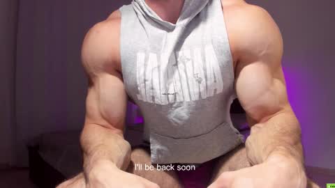 Snapshot of adam_muscle_ chatting on September 17, 9:05 pm Adam online show from September 17, 9:05 pm
