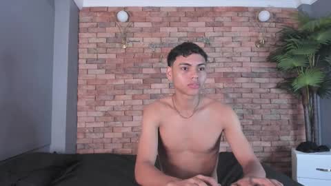 adam_piarse online show from November 18, 3:10 am