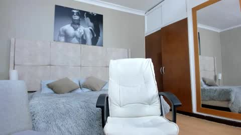 adam_piarse online show from October 14, 12:56 pm