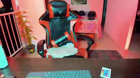 Snapshot of adam_valencia chatting on September 20, 12:32 am Adam Valencia online show from September 20, 12:32 am