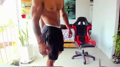 Snapshot of adam_valencia chatting on October 29, 6:11 pm Adam Valencia online show from October 29, 6:11 pm