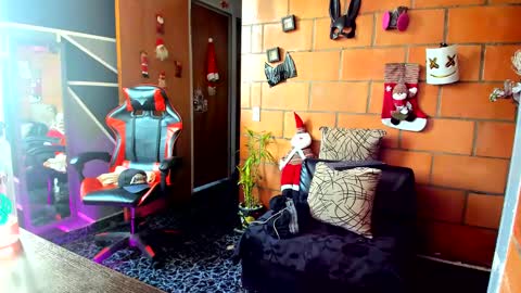 Snapshot of adam_valencia chatting on December 9, 7:13 pm Adam Valencia online show from December 9, 7:13 pm