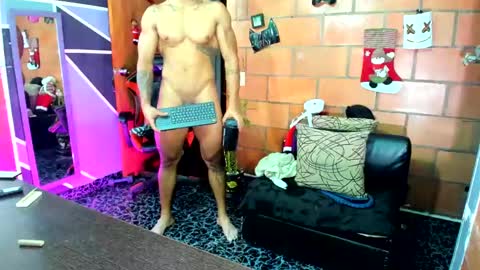 Snapshot of adam_valencia chatting on December 12, 10:52 pm Adam Valencia online show from December 12, 10:52 pm