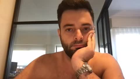 Snapshot of adamagreen99 chatting on January 18, 4:10 pm Alberto online show from January 18, 4:10 pm