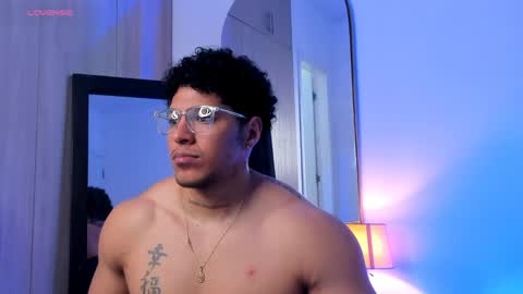 adambrocs1 online show from April 3, 2:14 pm