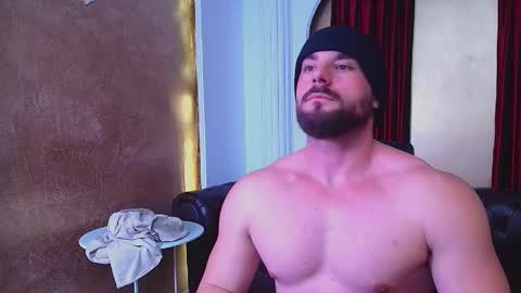 Snapshot of adamjameson chatting on October 18, 7:35 am AdamJameson online show from October 18, 7:35 am