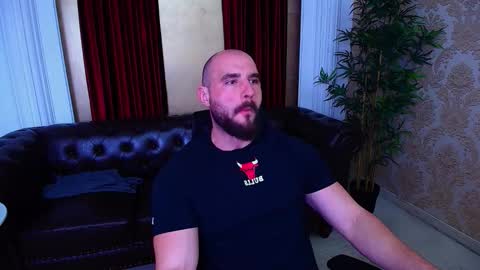 Snapshot of adamjameson chatting on October 24, 5:31 am AdamJameson online show from October 24, 5:31 am