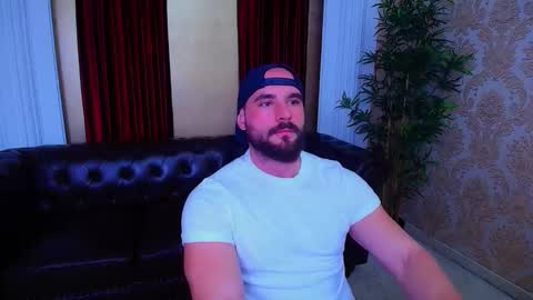 Snapshot of adamjameson chatting on October 27, 5:43 am AdamJameson online show from October 27, 5:43 am