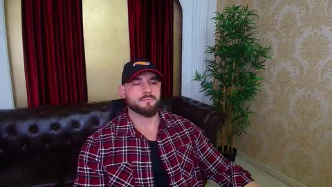 Snapshot of adamjameson chatting on November 1, 5:33 am AdamJameson online show from November 1, 5:33 am