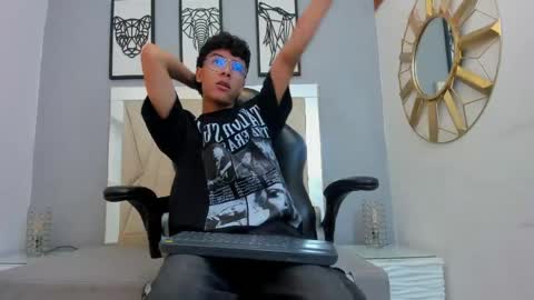 Adams Bobby online show from April 22, 11:59 am