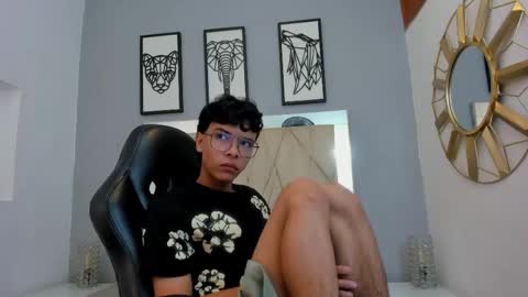 Adams Bobby online show from May 17, 11:06 am