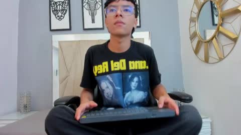 Adams Bobby online show from May 15, 11:18 am