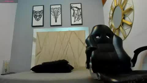 Adams Bobby online show from April 18, 7:07 pm