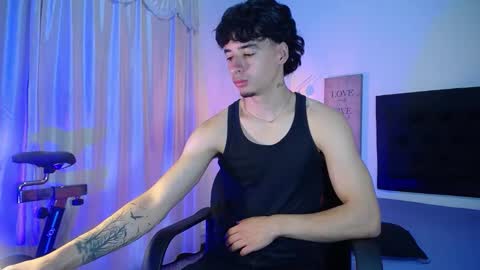 Snapshot of adams_collins_ chatting on October 3, 11:59 am Adams online show from October 3, 11:59 am