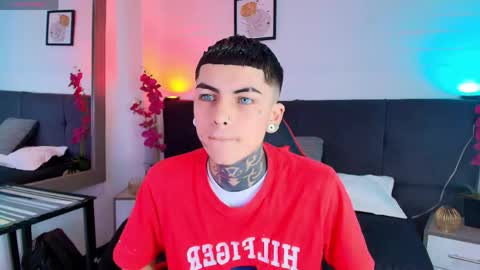 AdamsWalkerr  online show from April 18, 1:12 pm