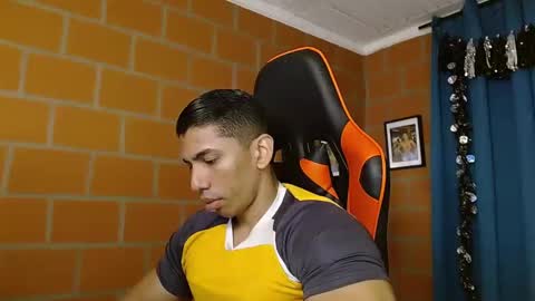 Snapshot of adan_sin1 chatting on February 6, 2:37 pm Adan Sin online show from February 6, 2:37 pm