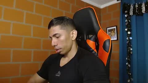 Snapshot of adan_sin1 chatting on January 31, 2:28 pm Adan Sin online show from January 31, 2:28 pm