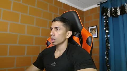 Snapshot of adan_sin1 chatting on February 7, 2:47 pm Adan Sin online show from February 7, 2:47 pm