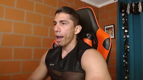 Snapshot of adan_sin1 chatting on January 22, 2:35 pm Adan Sin online show from January 22, 2:35 pm