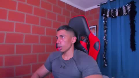 Snapshot of adan_sin1 chatting on March 10, 6:45 pm Adan Sin online show from March 10, 6:45 pm