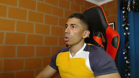 Snapshot of adan_sin1 chatting on January 9, 6:47 pm Adan Sin online show from January 9, 6:47 pm