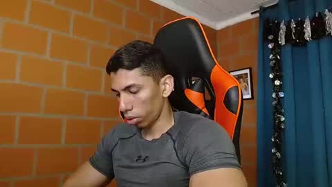 Snapshot of adan_sin1 chatting on February 8, 4:25 pm Adan Sin online show from February 8, 4:25 pm