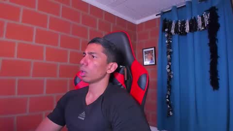 Snapshot of adan_sin1 chatting on March 7, 6:43 pm Adan Sin online show from March 7, 6:43 pm