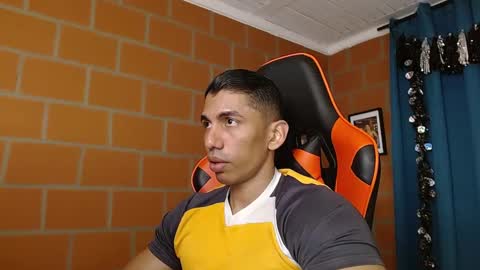Snapshot of adan_sin1 chatting on January 30, 2:58 pm Adan Sin online show from January 30, 2:58 pm