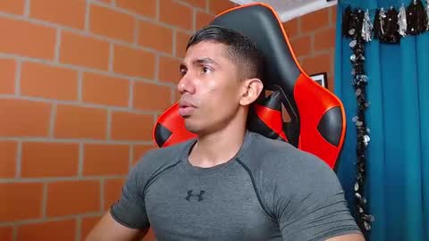 Snapshot of adan_sin1 chatting on December 30, 6:38 pm Adan Sin online show from December 30, 6:38 pm