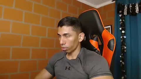 Snapshot of adan_sin1 chatting on February 2, 1:02 am Adan Sin online show from February 2, 1:02 am