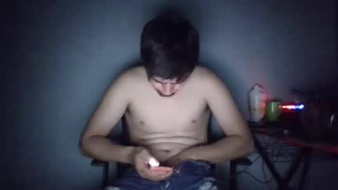 adanflores28 online show from December 21, 7:16 am