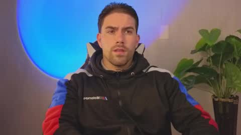 Ades online show from November 22, 11:32 am