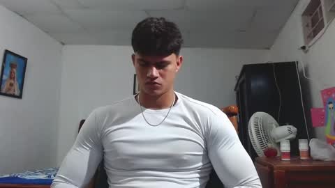 adonis_walkerx online show from February 6, 2:26 pm