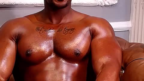 Snapshot of adonisknigh chatting on December 11, 8:38 pm Adonis Knight online show from December 11, 8:38 pm