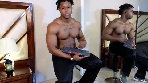 Snapshot of adonisknigh chatting on December 13, 10:45 pm Adonis Knight online show from December 13, 10:45 pm