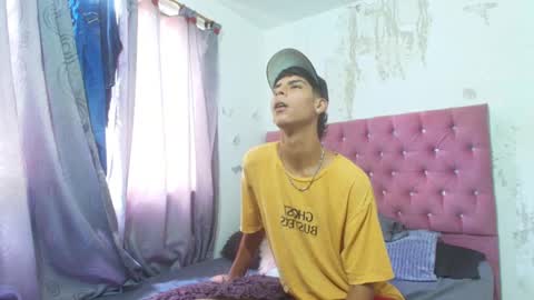 Snapshot of adr322217 chatting on September 15, 7:48 pm adr322217 online show from September 15, 7:48 pm