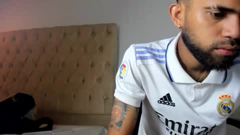 adri_sexboy229 online show from September 12, 12:27 pm