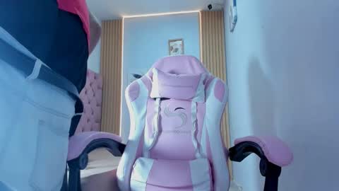 Snapshot of adri_sexboy229 chatting on October 1, 6:50 am adri_sexboy229 online show from October 1, 6:50 am