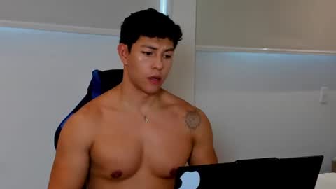 Adrian del Mar online show from June 14, 8:00 pm