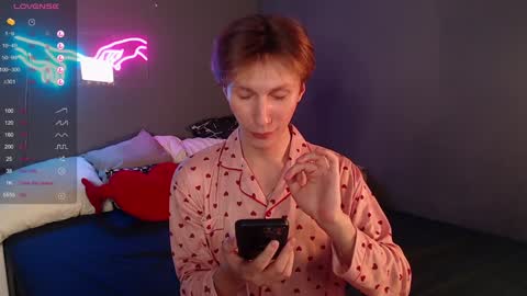 Snapshot of adrian_di chatting on January 18, 4:31 pm Adrian online show from January 18, 4:31 pm
