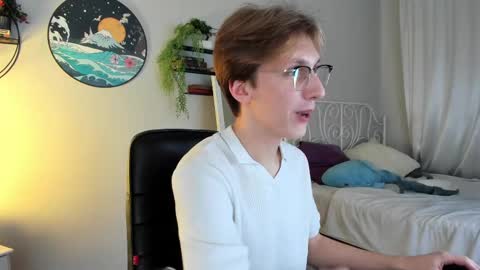 Snapshot of adrian_di chatting on December 3, 7:44 pm Adrian online show from December 3, 7:44 pm