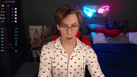 Snapshot of adrian_di chatting on January 28, 4:30 pm Adrian online show from January 28, 4:30 pm